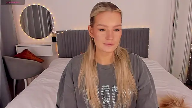 CassieRayss online show from 02.10.26