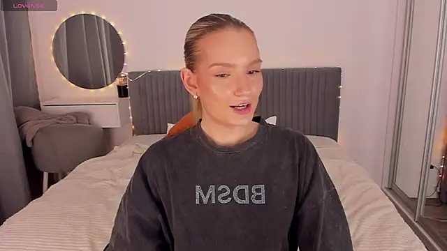 CassieRayss online show from 04.23.26