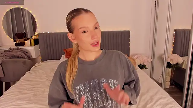 CassieRayss online show from 06.17.26