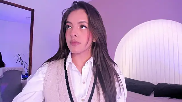 Snapshot of martina_duque_ chatting on 03.18.26 martina duque online show from 03.18.26