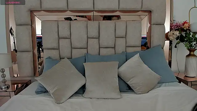 Snapshot of emma_castilloo chatting on 11.02.25 emma castilloo online show from 11.02.25