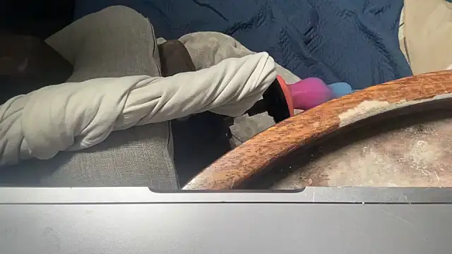 Snapshot of Blazedsurfer30 chatting on 11.26.25 Blazedsurfer30 online show from 11.26.25