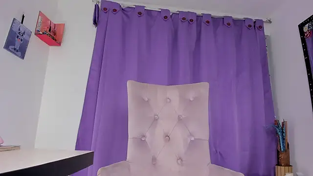 Snapshot of Lips_SaraSofia2 chatting on 01.22.25 Lips SaraSofia2 online show from 01.22.25