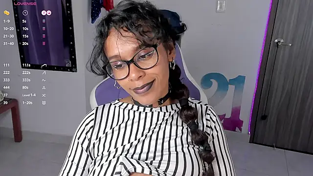 Snapshot of Lips_SaraSofia2 chatting on 02.05.25 Lips SaraSofia2 online show from 02.05.25