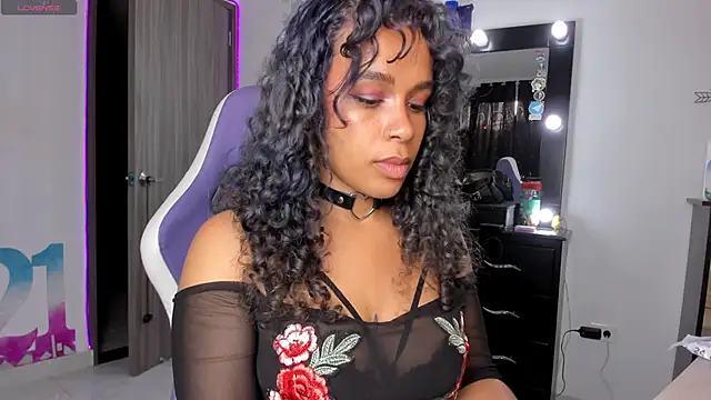 Snapshot of Lips_SaraSofia2 chatting on 03.19.25 Lips SaraSofia2 online show from 03.19.25