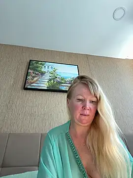 EmmaInLove23 online show from 06.07.26