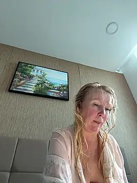 EmmaInLove23 online show from 07.14.26