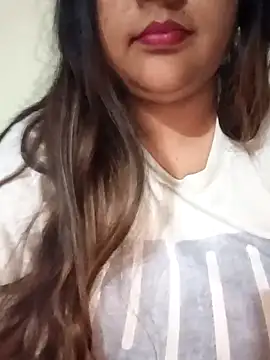 Snapshot of _Redwine_ chatting on 02.21.25 Redwine online show from 02.21.25