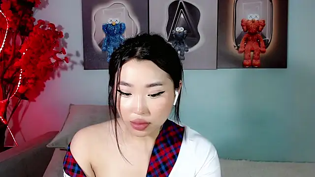 Snapshot of ichiben chatting on 12.25.24 ichiben online show from 12.25.24