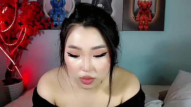 Snapshot of ichiben chatting on 03.03.25 ichiben online show from 03.03.25