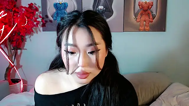 Snapshot of ichiben chatting on 03.19.25 ichiben online show from 03.19.25