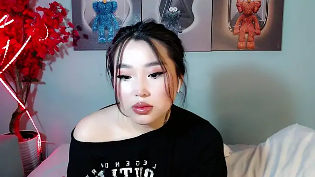 Snapshot of ichiben chatting on 03.20.25 ichiben online show from 03.20.25