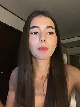 Snapshot of Coralinee_01 chatting on 05.27.26 Coralinee 01 online show from 05.27.26