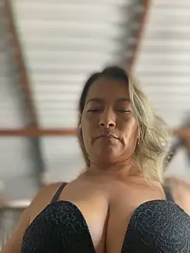 Snapshot of Jlo_69 chatting on 12.04.24 Jlo 69 online show from 12.04.24