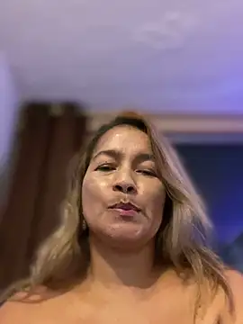 Snapshot of Jlo_69 chatting on 02.04.25 Jlo 69 online show from 02.04.25