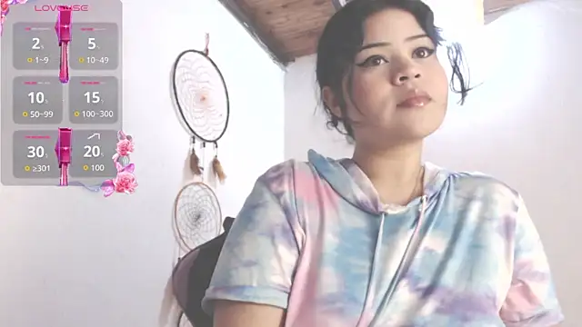 Snapshot of Amara18_ chatting on 11.19.25 Amara18 online show from 11.19.25