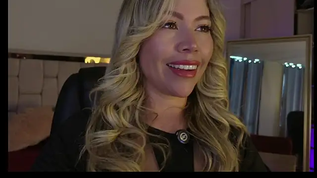 Snapshot of Ammy_Castro chatting on 07.11.26 Ammy Castro online show from 07.11.26