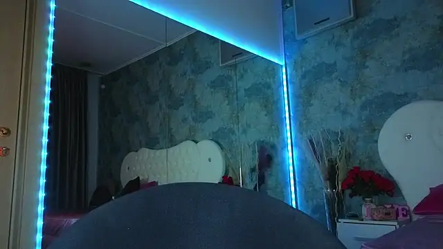 Snapshot of AngellBlackX chatting on 12.22.25 AngellBlackX online show from 12.22.25