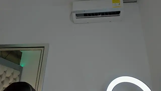 Snapshot of Helleamazing chatting on 02.23.25 Helleamazing online show from 02.23.25