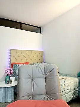 Snapshot of Helleamazing chatting on 10.02.25 Helleamazing online show from 10.02.25