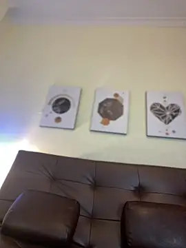 Snapshot of AleezaFrench chatting on 02.23.25 AleezaFrench online show from 02.23.25