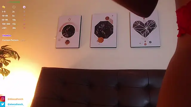 Snapshot of AleezaFrench chatting on 03.15.25 AleezaFrench online show from 03.15.25