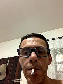 Snapshot of EdsonCota chatting on 09.10.25 EdsonCota online show from 09.10.25