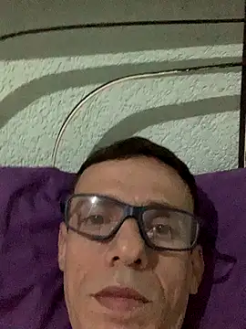 Snapshot of EdsonCota chatting on 11.08.25 EdsonCota online show from 11.08.25