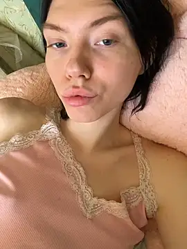 Snapshot of Lisaaa_Alisa chatting on 10.24.25 Lisaaa Alisa online show from 10.24.25