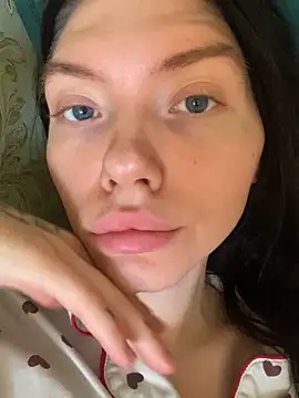 Snapshot of Lisaaa_Alisa chatting on 10.29.25 Lisaaa Alisa online show from 10.29.25