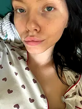 Snapshot of Lisaaa_Alisa chatting on 10.31.25 Lisaaa Alisa online show from 10.31.25