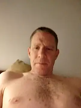 Snapshot of Blondinet92 chatting on 12.17.25 Blondinet92 online show from 12.17.25