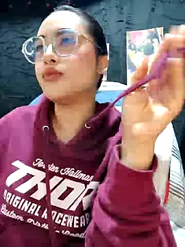 Snapshot of Janna_mnt chatting on 02.04.25 Janna mnt online show from 02.04.25
