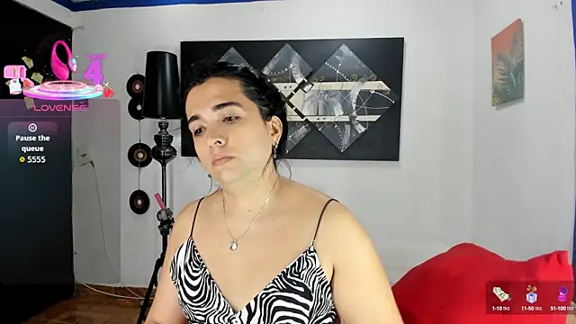 SARAMISHA online show from 09.08.25