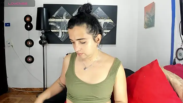 SARAMISHA online show from 09.20.25