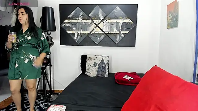 SARAMISHA online show from 12.21.25