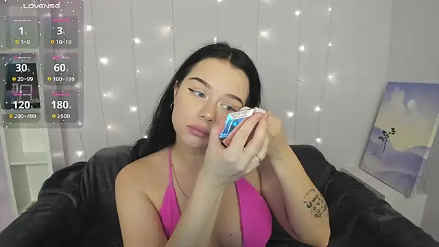 Snapshot of Lori__Hell chatting on 11.28.25 Lori Hell online show from 11.28.25