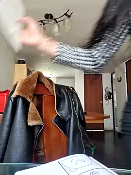 Snapshot of Agata-Moon chatting on 01.21.25 Agata-Moon online show from 01.21.25