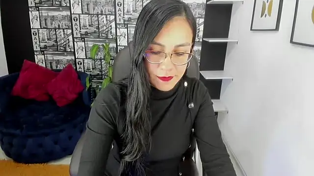 Snapshot of Agata-Moon chatting on 01.22.25 Agata-Moon online show from 01.22.25