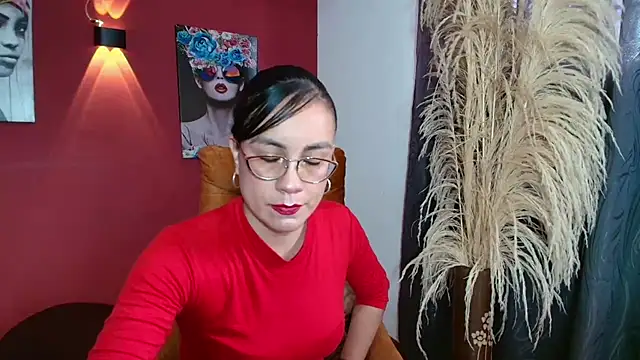 Snapshot of Agata-Moon chatting on 03.22.25 Agata-Moon online show from 03.22.25