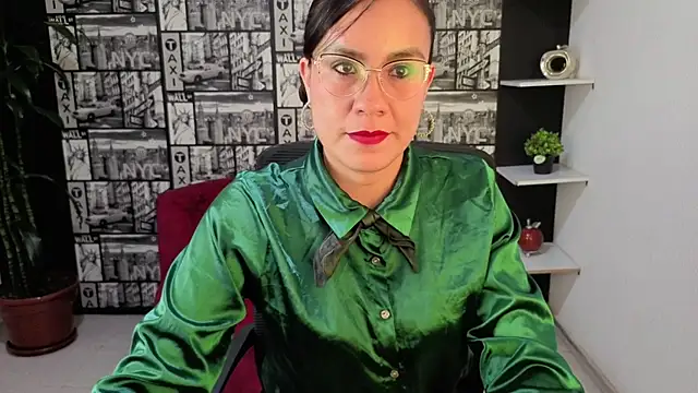 Snapshot of Agata-Moon chatting on 07.31.26 Agata-Moon online show from 07.31.26