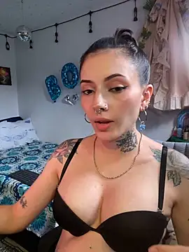 LiliJones  online show from 05.16.26