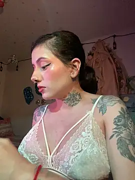 LiliJones  online show from 06.19.26