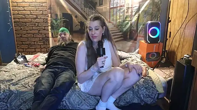 Snapshot of PropertyAndBiker chatting on 02.06.25 PropertyAndBiker online show from 02.06.25