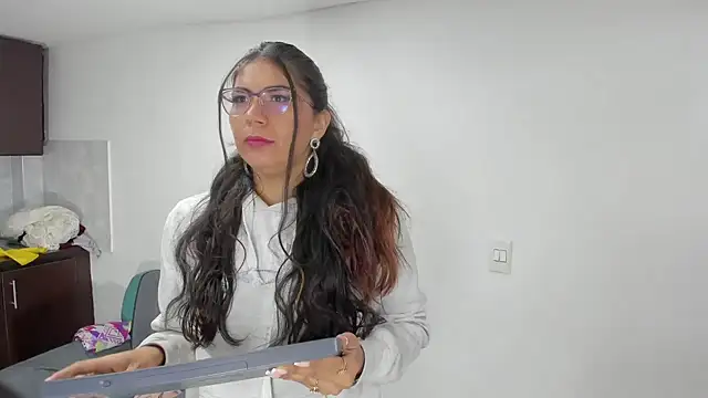 Luna Dumont online show from 05.02.26