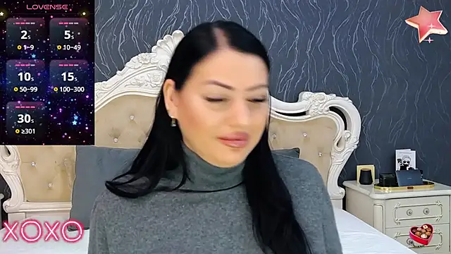 Lauren Saint online show from 01.04.25