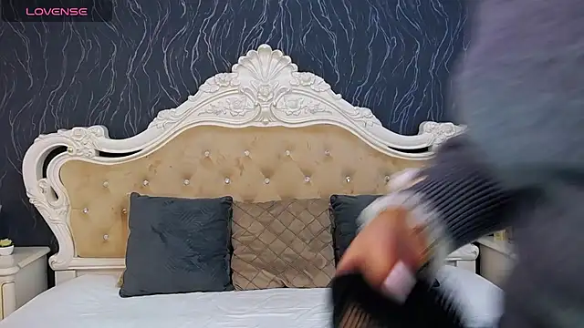 Lauren Saint online show from 02.01.25