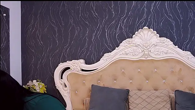 Lauren Saint online show from 09.22.25