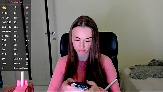 Snapshot of Kimmberr chatting on 10.23.25 Kimmberr online show from 10.23.25