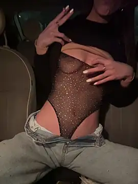 Snapshot of AniGi- chatting on 02.20.25 AniGi- online show from 02.20.25